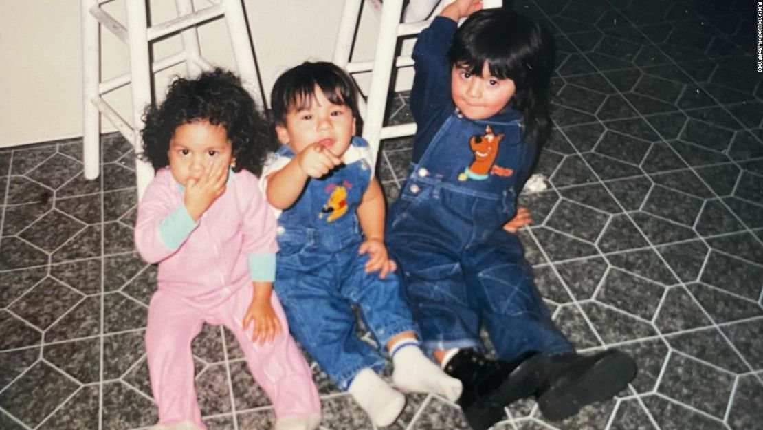 Laura Buendia, Mariano Escareño y Rafa Campos tenían 24 años, y Laura y Mariano nacieron con un mes de diferencia.