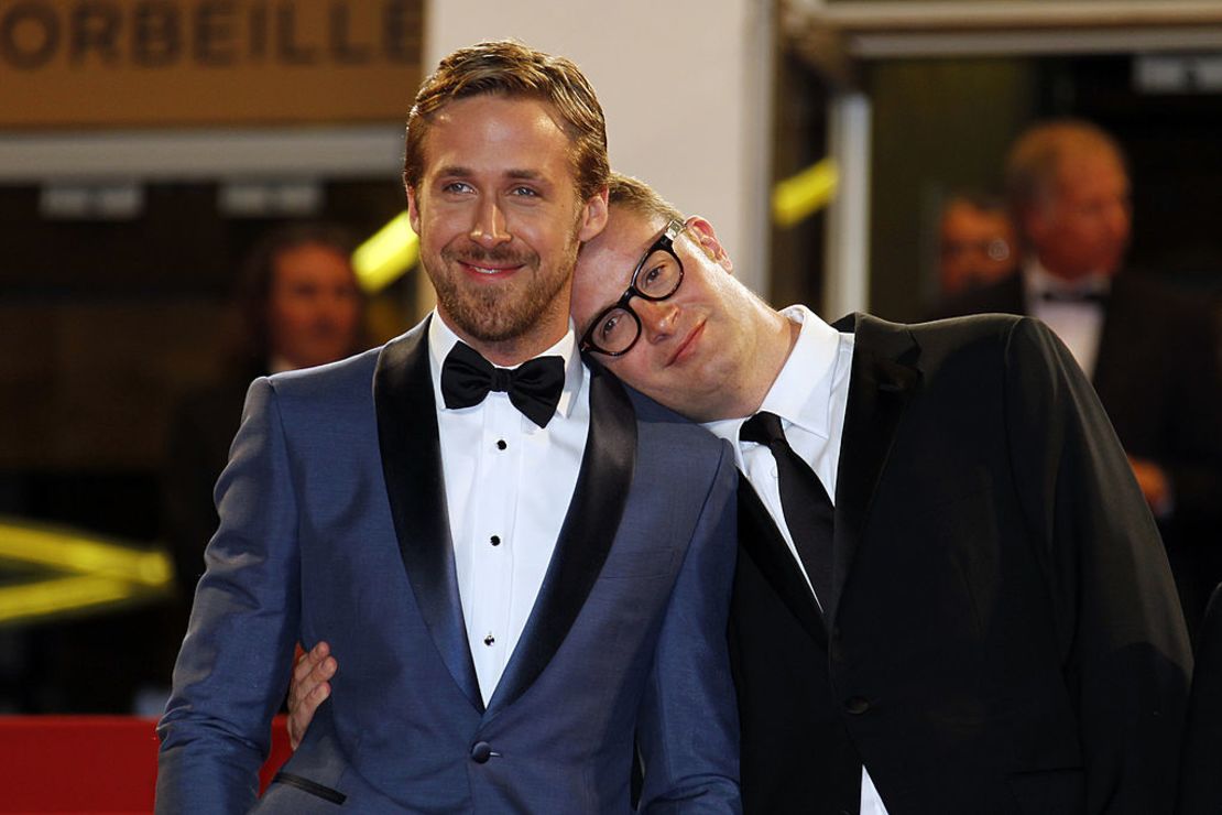 El director danés Nicolas Winding Refn y el actor canadiense Ryan Gosling en la alfombra roja del Festival de Cine de Cannes en 2011, en el estreno de la película Drive.