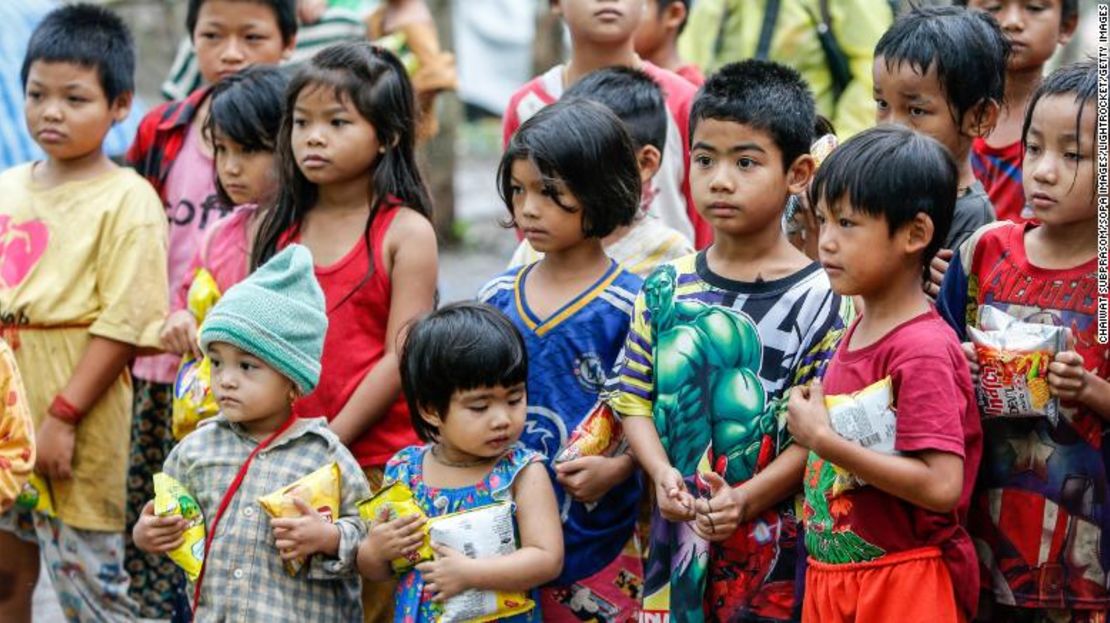 Niños en un campo de refugiados en la frontera entre Tailandia y Myanmar.