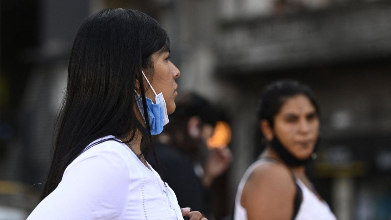 CNNE 1225285 - la capital argentina se suma a las ciudades que ya no usan mascarilla