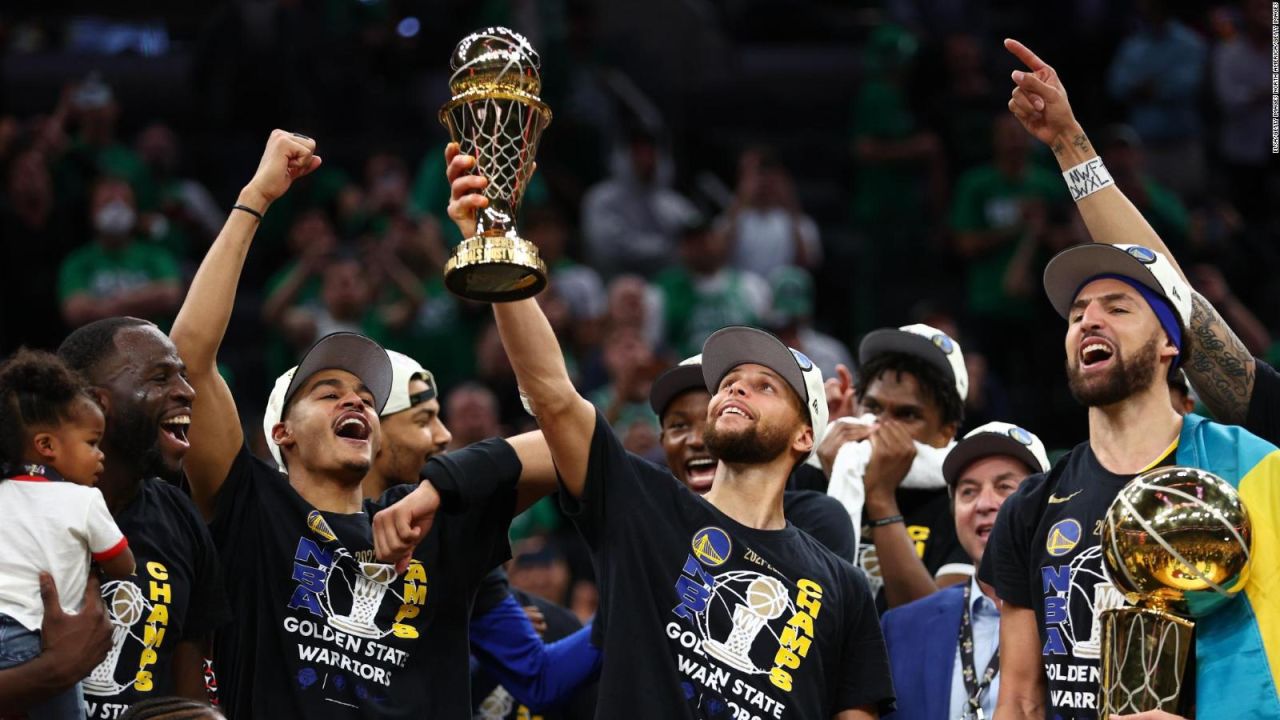 CNNE 1225763 - curry gana un mvp que parece no importarle