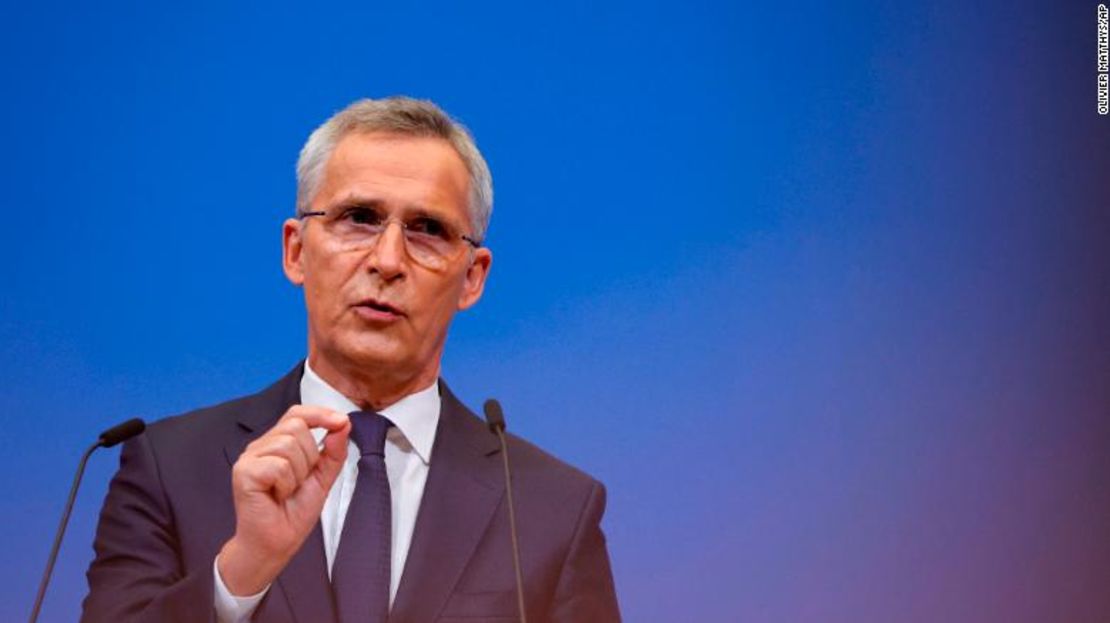 El secretario general de la OTAN, Jens Stoltenberg, escribió que durante una próxima cumbre de la OTAN se adoptará un nuevo concepto de estrategia que declarará a Rusia como "una amenaza para nuestra seguridad, paz y estabilidad".