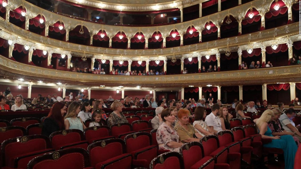 CNNE 1226573 - reabren teatro de opera y ballet en odesa, ucrania