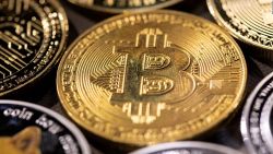 CNNE 1226860 - el bitcoin se recupera levemente despues de una fuerte caida