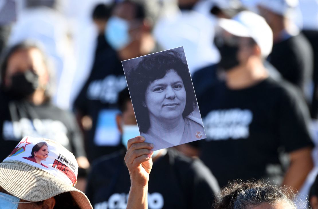 CNNE 1227105 - berta caceres honduras-politics-inauguration