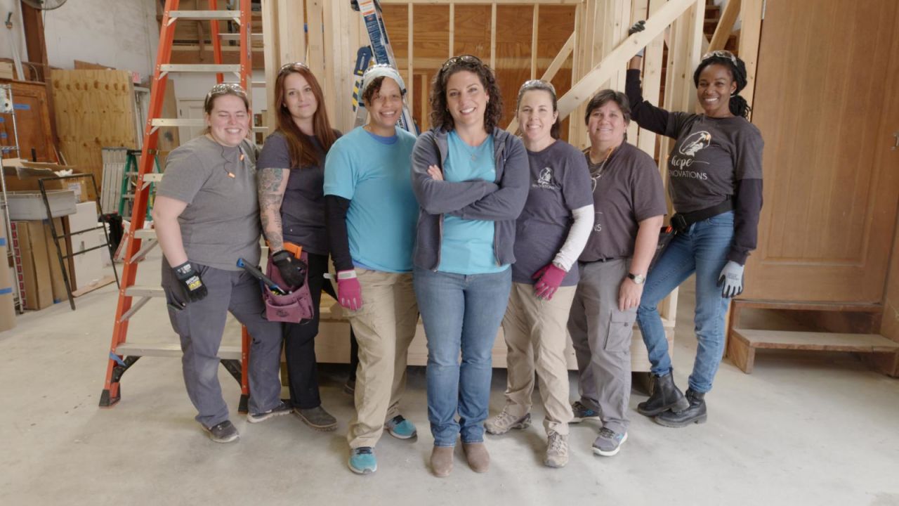 CNNE 1227255 - esta heroina de cnn ensena construccion a mujeres para cerrar brechas