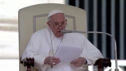 CNNE 1227978 - el papa francisco lamenta asesinatos de religiosos en mexico