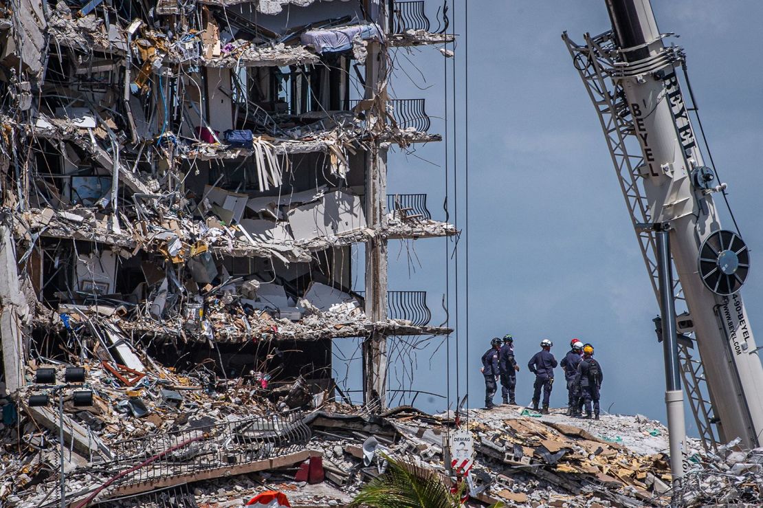 Millones de kilogramos de concreto se retiraron desde que comenzaron las labores de rescate y búsqueda.