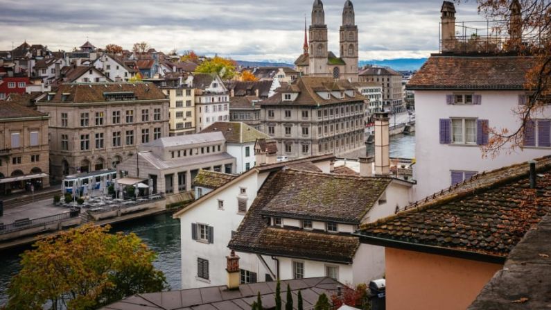 #3. Zúrich, Suiza: Conocida por su historia bancaria, Zúrich es también una ciudad gastronómica europea infravalorada. Credito: Piotr Piwowarski/NurPhoto/Getty Images