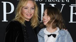 CNNE 1232259 - actriz de "stranger things" defiende aborto de su mama, uma thurman