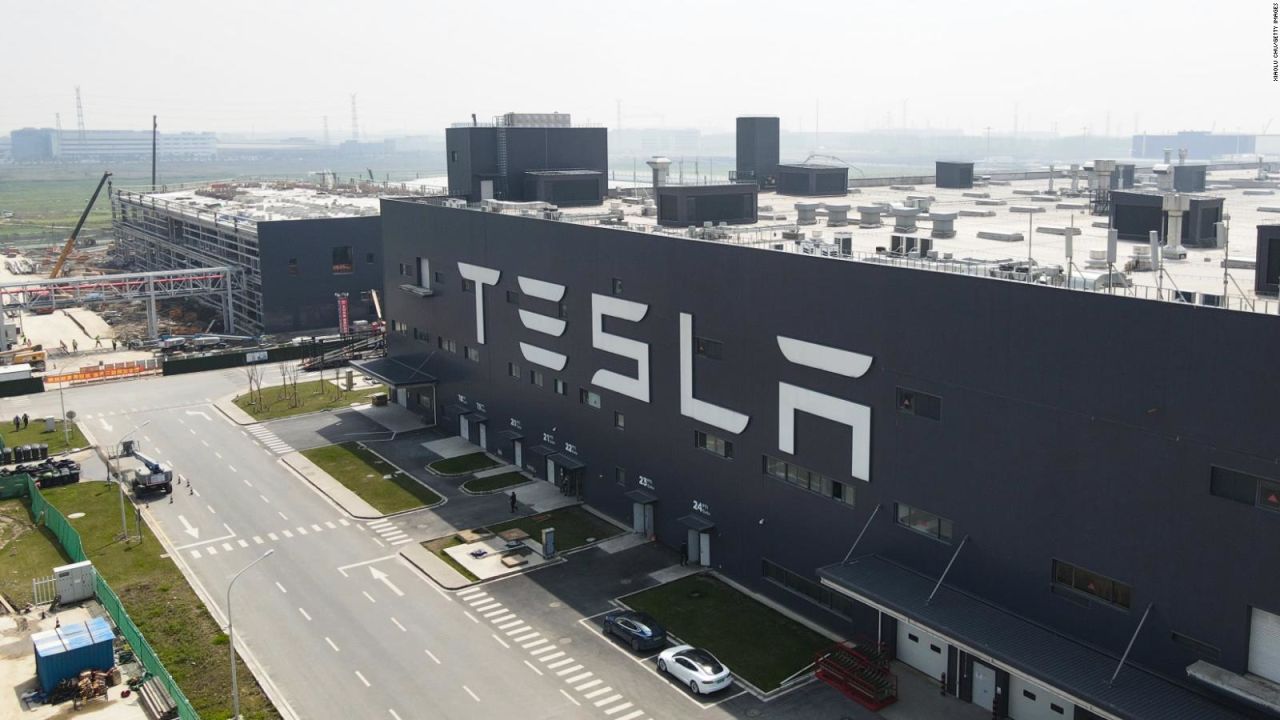 CNNE 1233587 - tesla reporta caida en sus ventas y en su produccion