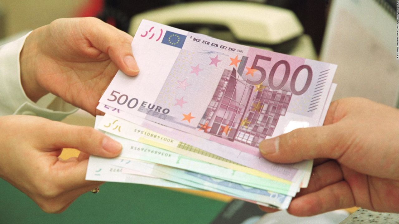 CNNE 1234122 - el euro se desploma al minimo en 20 anos