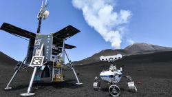 CNNE 1234173 - monte etna, el sitio de entrenamiento para robots que aspiran llegar a la luna