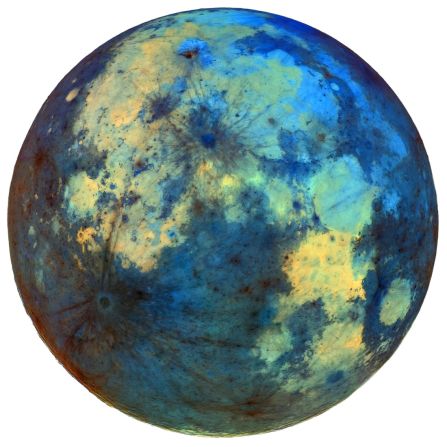 Aunque la superficie de la luna parece gris, contiene colores ocultos dentro del suelo que son demasiado débiles para ver a simple vista. Las imágenes digitales permitieron a Noah Kujawski realzar el color y revelar una perspectiva única de la luna desde Minnesota.