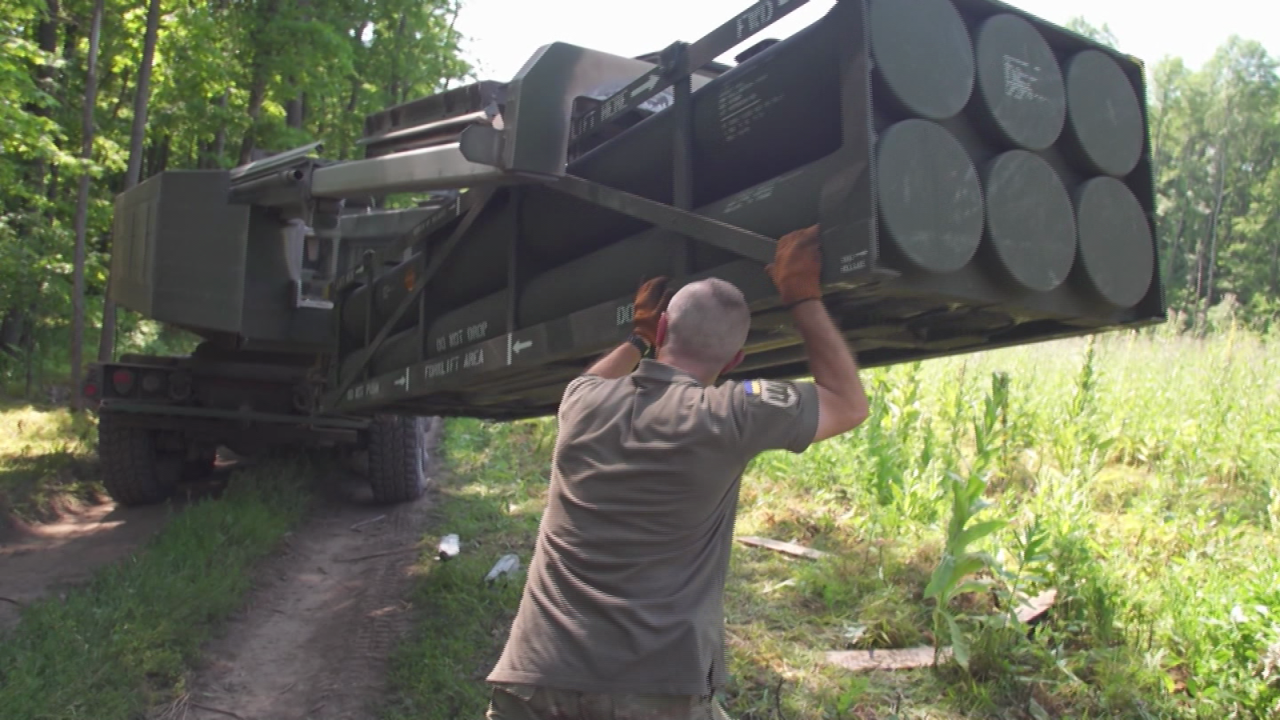 CNNE 1235316 - ucrania sigue pidiendo mas armas como esta para luchar contra rusia