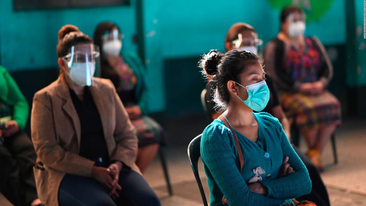 CNNE 1235524 - guatemala reinstaura uso obligatorio de mascarillas a nivel nacional