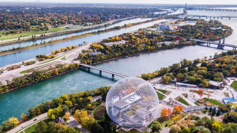 9. Montreal, Canadá — Los nuevos restaurantes y bares han creado un ambiente emocionante en la ciudad canadiense, mientras que Time Out menciona sus festivales de verano como otra razón para ir.