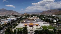 CNNE 1237413 - impresionante museo del tibet abre de nuevo sus puertas