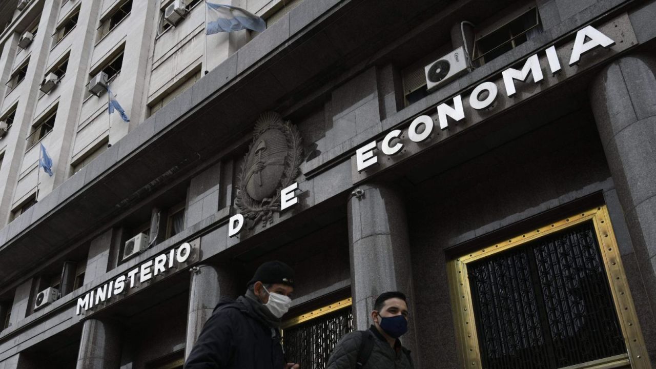 CNNE 1238192 - ¿por que duran tan poco los ministros de economia en argentina?