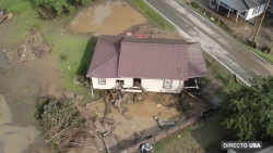 CNNE 1238719 - lluvias torrenciales destrozan centenar de casas en virginia