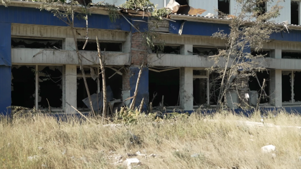 CNNE 1239669 - destruccion en hospitales, escuelas y hoteles de mykolaiv, ucrania