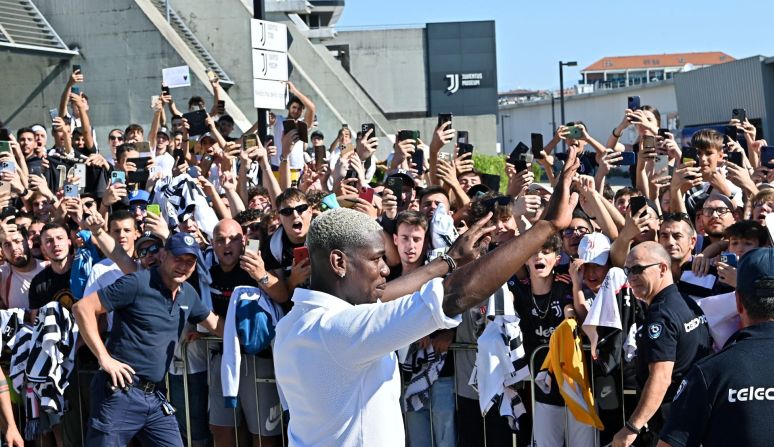 Pogba regresó a la Juventus, equipo de la Serie A, en una transferencia libre, según anunció el club italiano en su página web el 11 de julio de 2022.