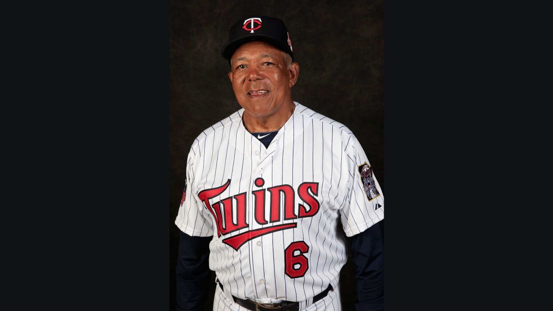 El exjugador Tony Oliva #6 de los Twins de Minnesota posa para un retrato en el Hammond Stadium el 25 de febrero de 2014 en Fort Myers, Florida.