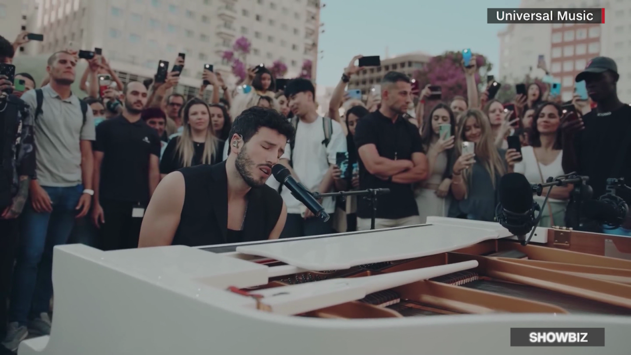 CNNE 1242422 - sebastian yatra y pablo alboran presentan "contigo"