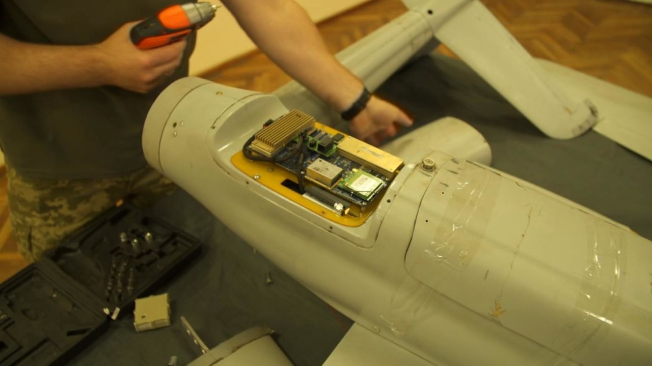CNNE 1242463 - tecnologia occidental impulsa los exitos de los drones rusos en ucrania