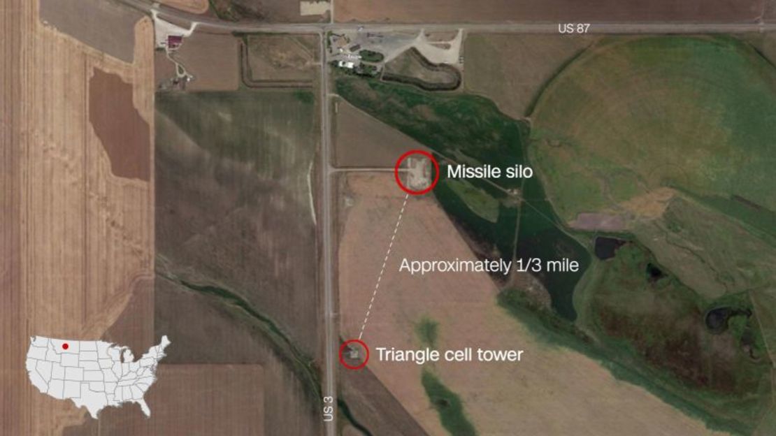 La red de Triangle Communication Systems está equipada en parte por Huawei, según los documentos de ingeniería presentados a la FCC. Sus torres están parcialmente dispersas entre campos de misiles.