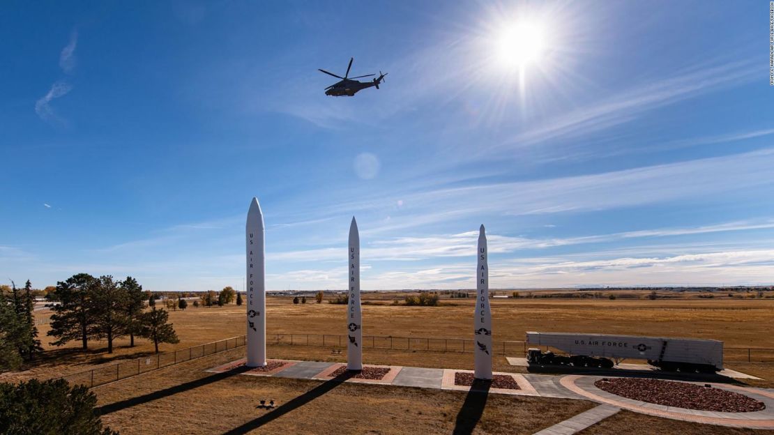 La Base de la Fuerza Aérea FE Warren, una base estratégica de misiles, está ubicada en Cheyenne, Wyoming, un área cerca de una gran cantidad de torres de telefonía celular que utilizan equipos Huawei. Fuente: De la Base de la Fuerza Aérea F.E. Warren/Facebook