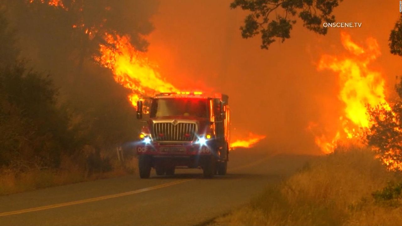 CNNE 1243037 - incendio forestal en california esta fuera de control