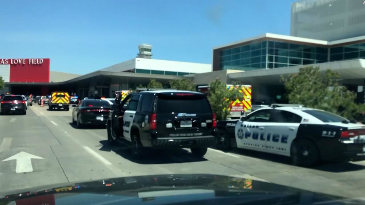 CNNE 1243475 - detienen a mujer que disparo en el aeropuerto love field de dallas