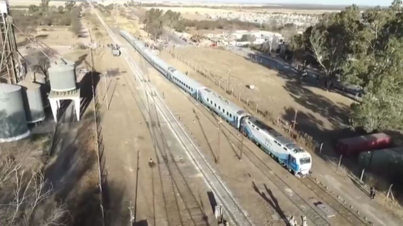 CNNE 1243551 - el tren buenos aires-san luis regresa tras de casi tres decadas