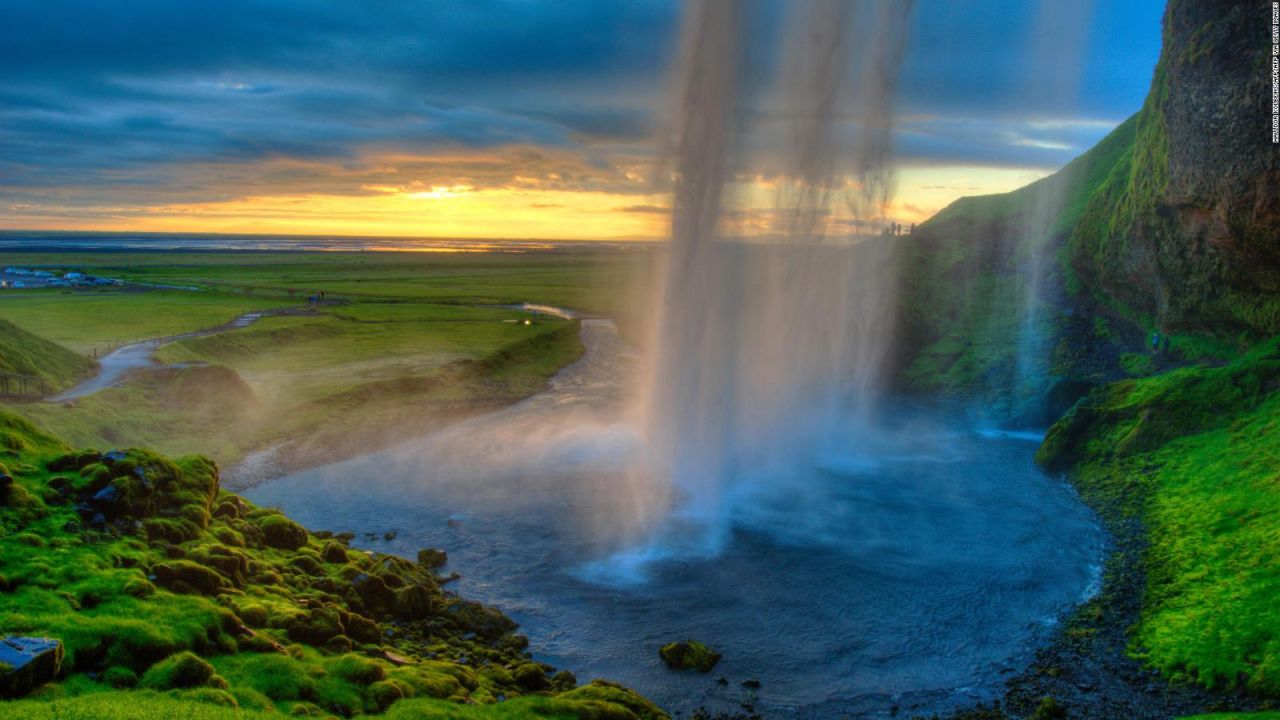 CNNE 1244579 - asombrosas piscinas geotermicas en islandia