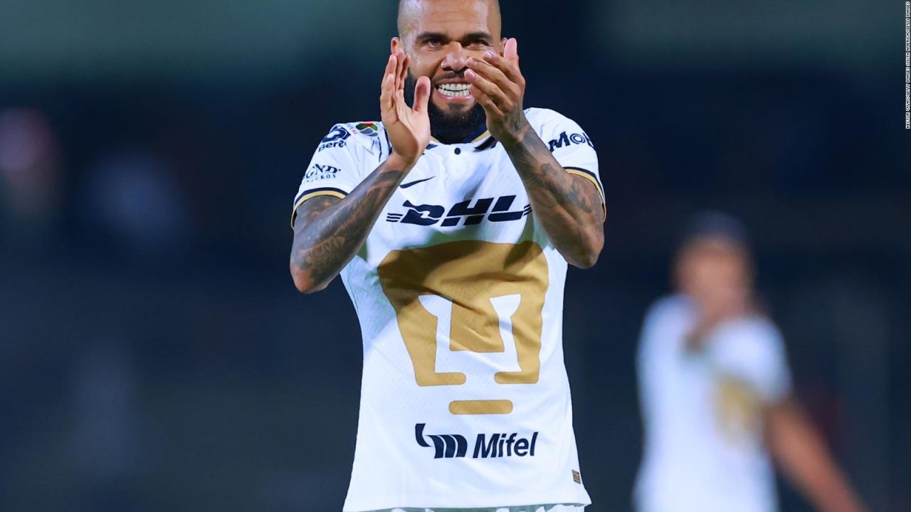 CNNE 1245016 - asi fue el debut de festejo de dani alves