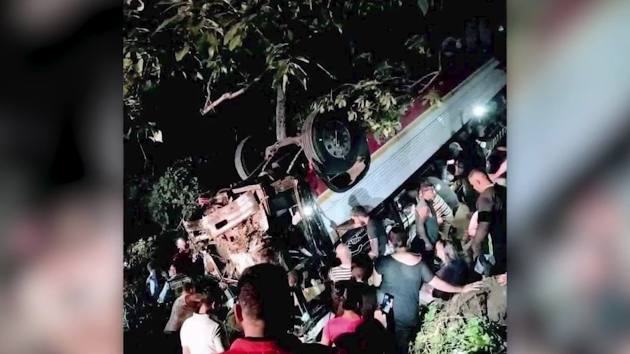 CNNE 1245344 - accidente de autobus deja al menos 16 muertos nicaragua