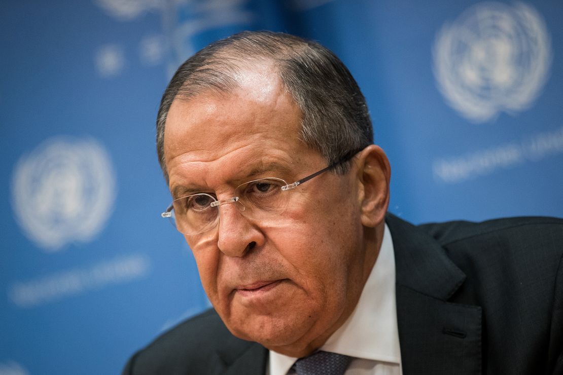 El Ministro de Relaciones Exteriores de Rusia, Sergey Lavrov, habla durante una conferencia de prensa en la sede de las Naciones Unidas, el 19 de enero de 2018 en la ciudad de Nueva York. Lavrov declaró que el acuerdo nuclear con Irán no puede sobrevivir si Estados Unidos retira el acuerdo.