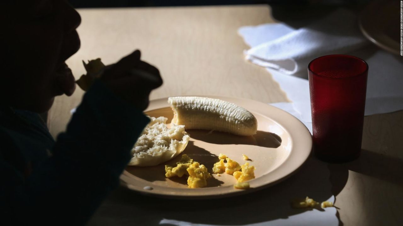 CNNE 1248483 - ee-uu- desaparece el almuerzo gratis universal en el nuevo curso escolar