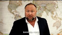 CNNE 1249142 - alex jones dice que cometio un error tras la decision del jurado