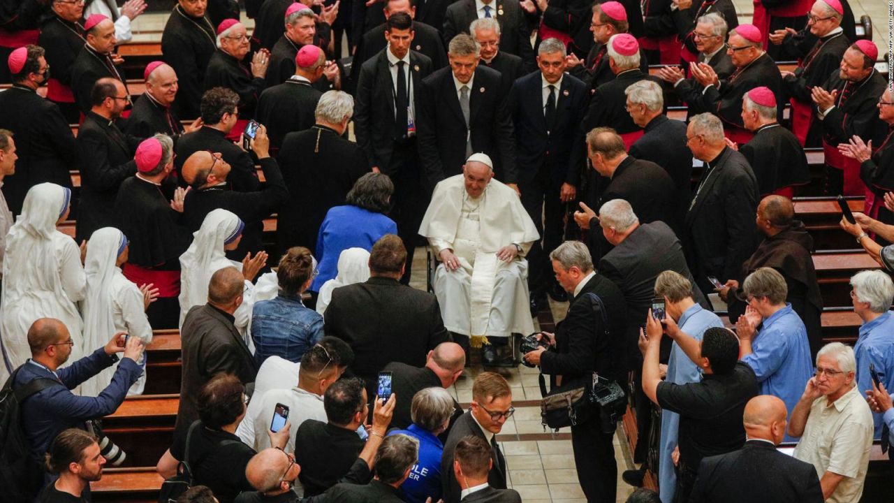 CNNE 1249178 - "si el papa se siente limitado, va a renunciar", dice su biografa