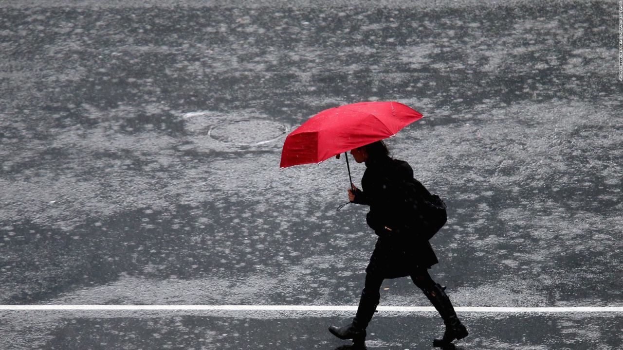 CNNE 1249202 - estudio revela que el agua de la lluvia es nociva para la salud