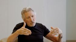 CNNE 1250058 - roger waters- biden alimenta el 'fuego' de guerra en ucrania- eso es un gran crimen