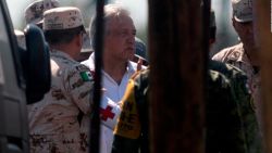 CNNE 1250113 - asi fue la visita de lopez obrador durante los trabajos de rescate de mineros en coahuila