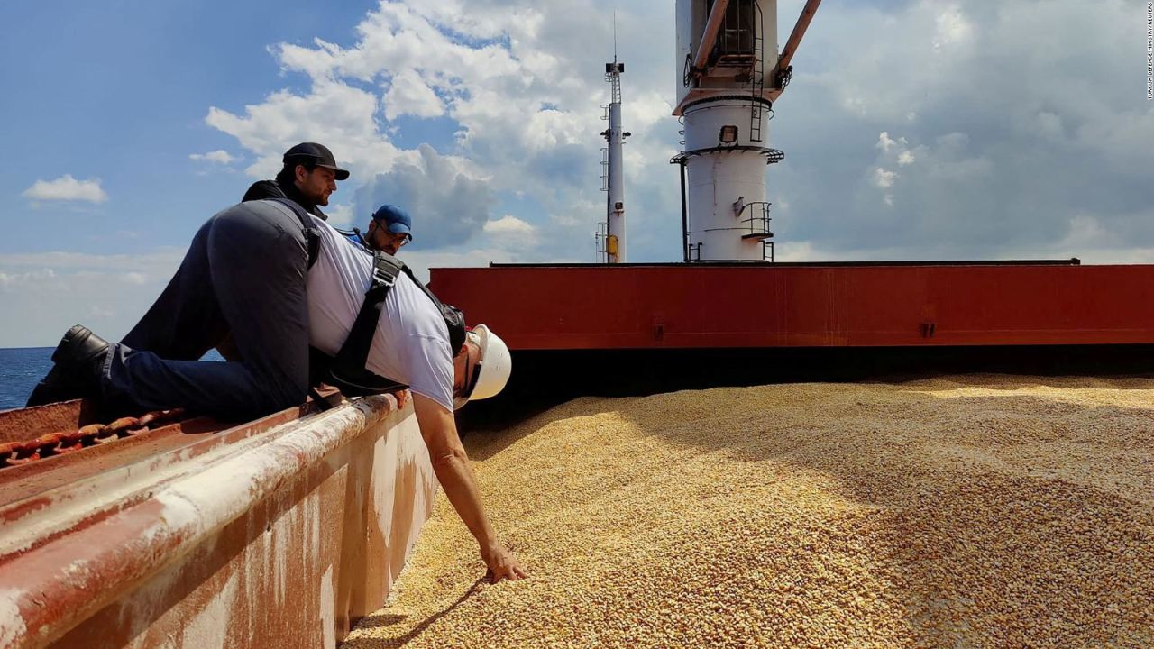 CNNE 1250482 - parte el mayor cargamento de grano ucraniano