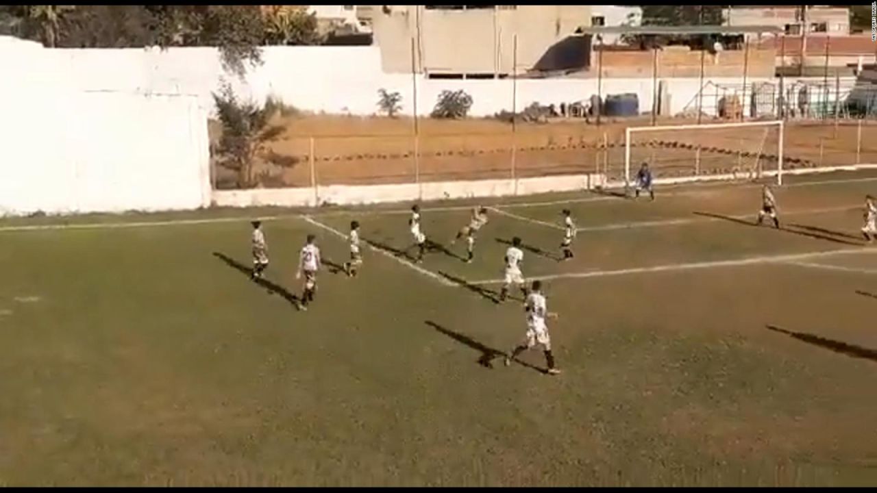 CNNE 1251499 - golazo de nino brasileno despierta la atencion de la fifa