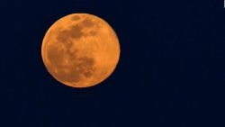 CNNE 1251513 - ¿como y donde se podra ver la ultima superluna del ano?