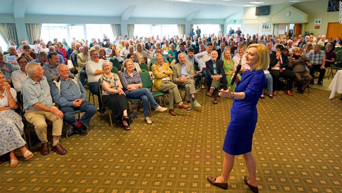 Liz Truss habla durante un evento en Ludlow, Gran Bretaña, como parte de su campaña para ser la líder del Partido Conservador y próxima primera ministra, el 3 de agosto de 2022.