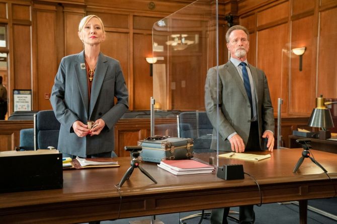 Heche aparece en un episodio de "All Rise" en 2021.