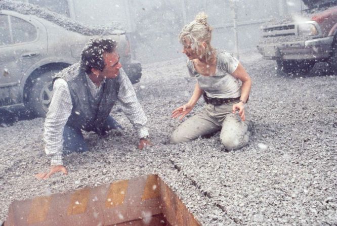 Heche protagonizó junto a Tommy Lee Jones la película "Volcano" de 1997.